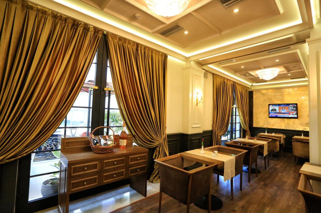 Eler Hotel Tirana Buitenkant foto