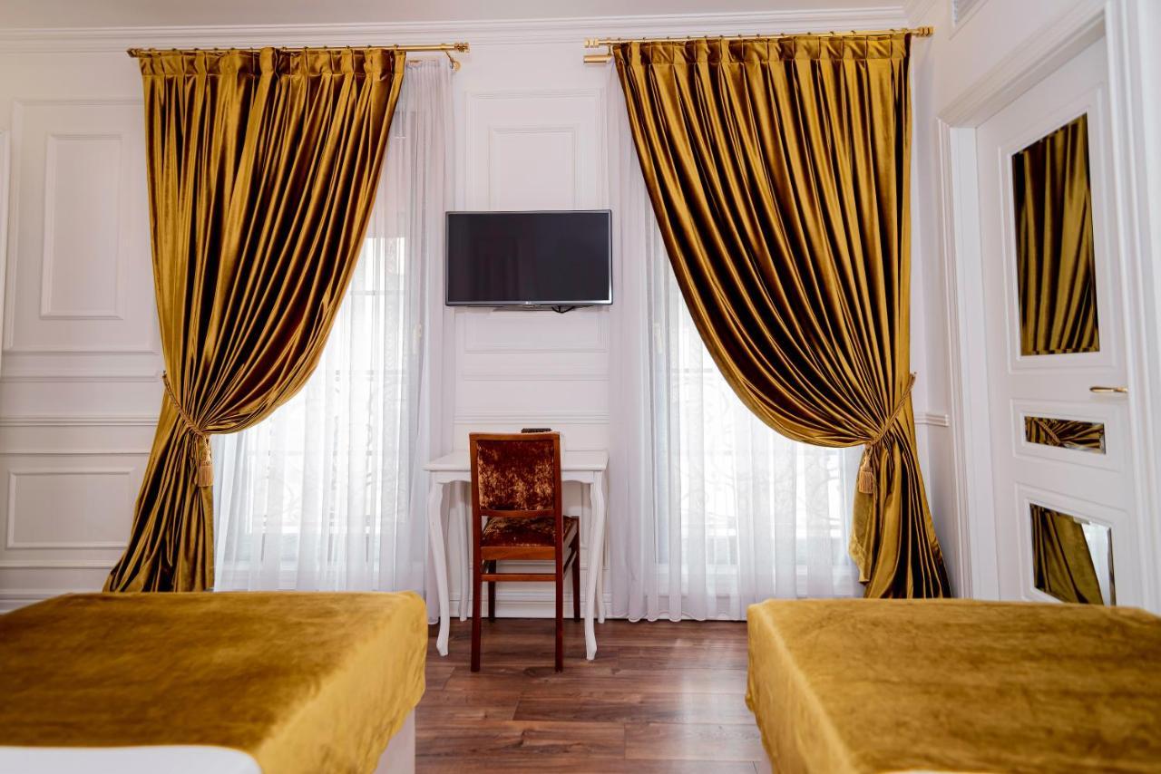 Eler Hotel Tirana Buitenkant foto