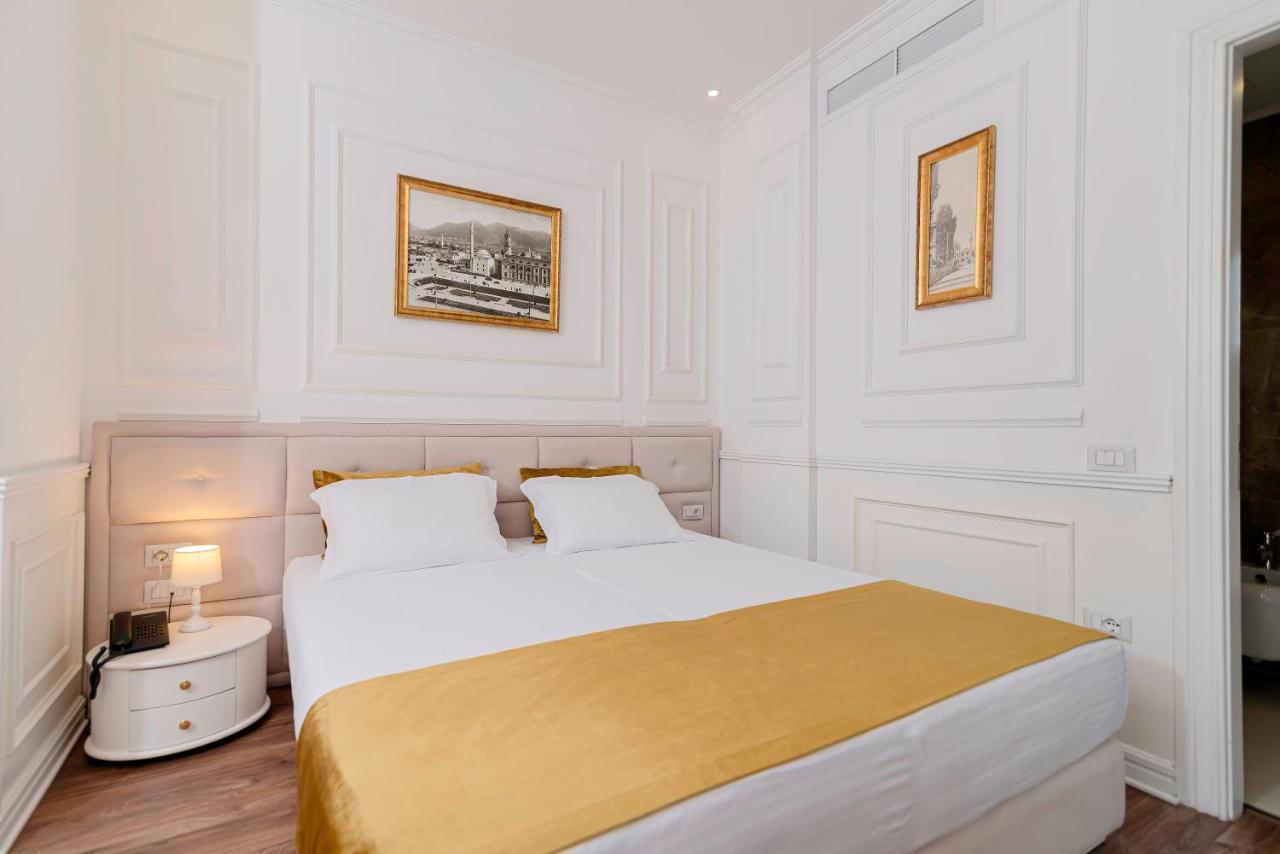 Eler Hotel Tirana Buitenkant foto